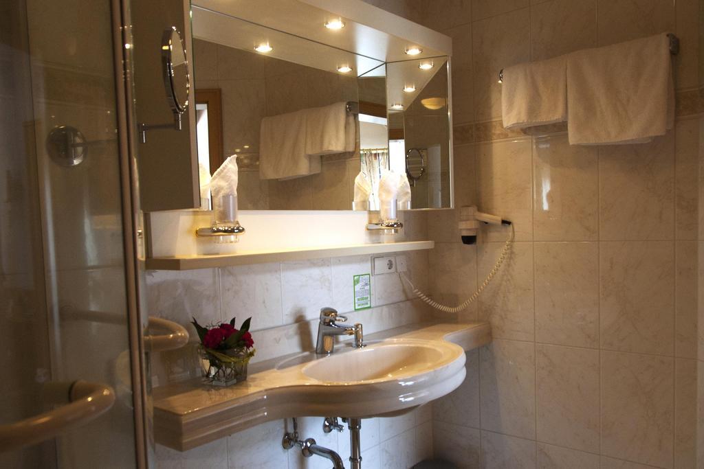 Hotel-Restaurant Hirsch Berghaupten Bilik gambar